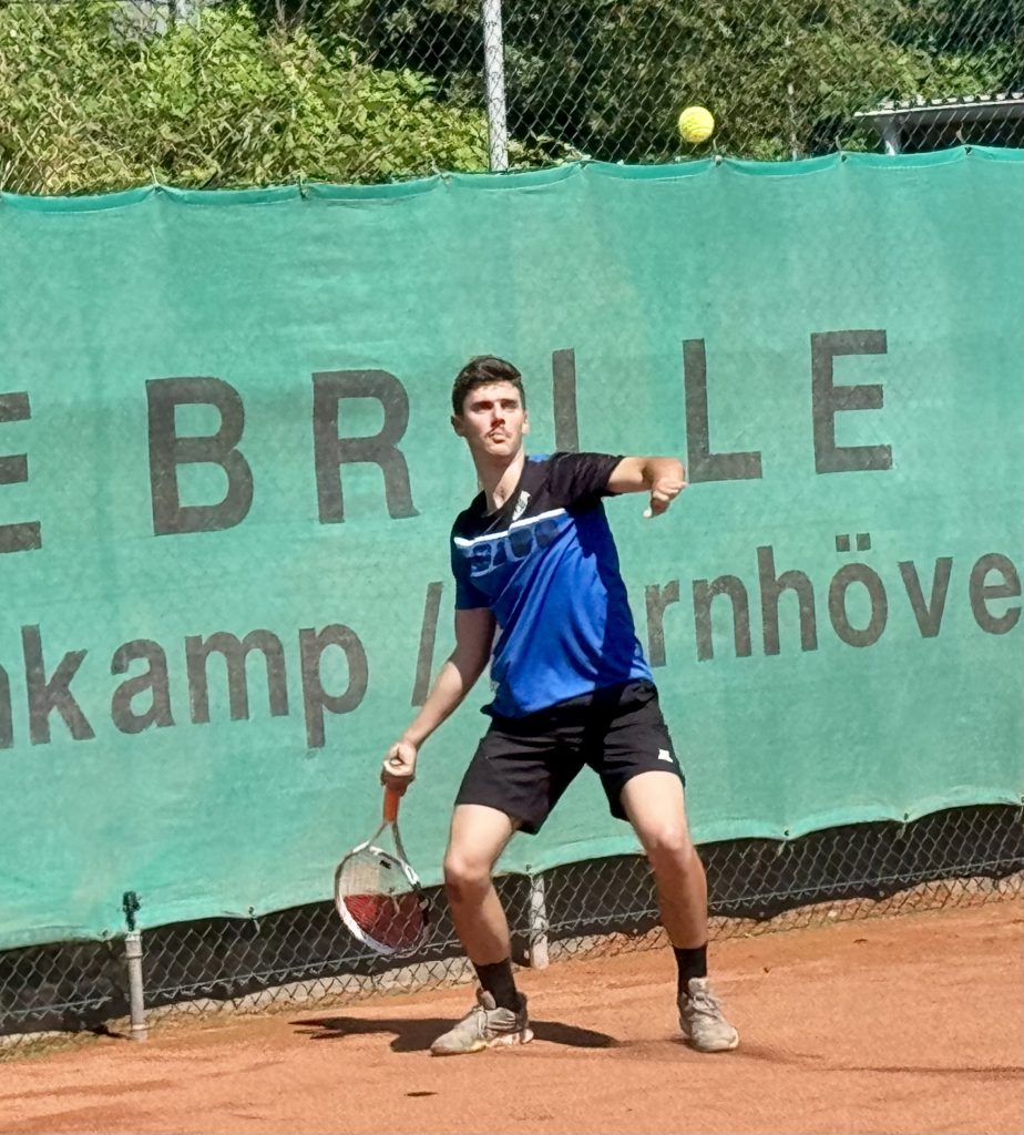 IMG_4924-924x1024 Herren: Abstieg nach 1:5-Niederlage gegen TC Ahrenbök  
