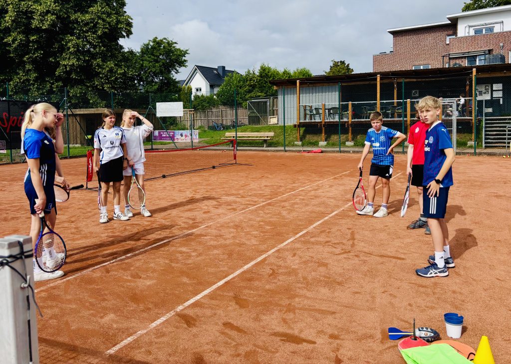 IMG_9825-1024x730 Tennis-Projekt Gymnasium Schloss Plön