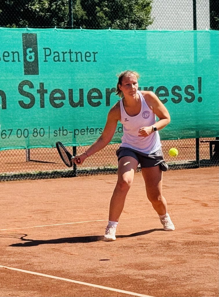 TCW-Damen-Larissa-Mohr-IMG_4916-756x1024 Damen: Aufstieg und Meisterschaft nach 4:2-Sieg gegen TC Klausdorf